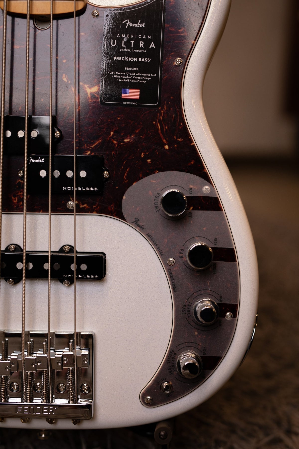 Fender American Ultra Precision Bass - Arctic Pearl