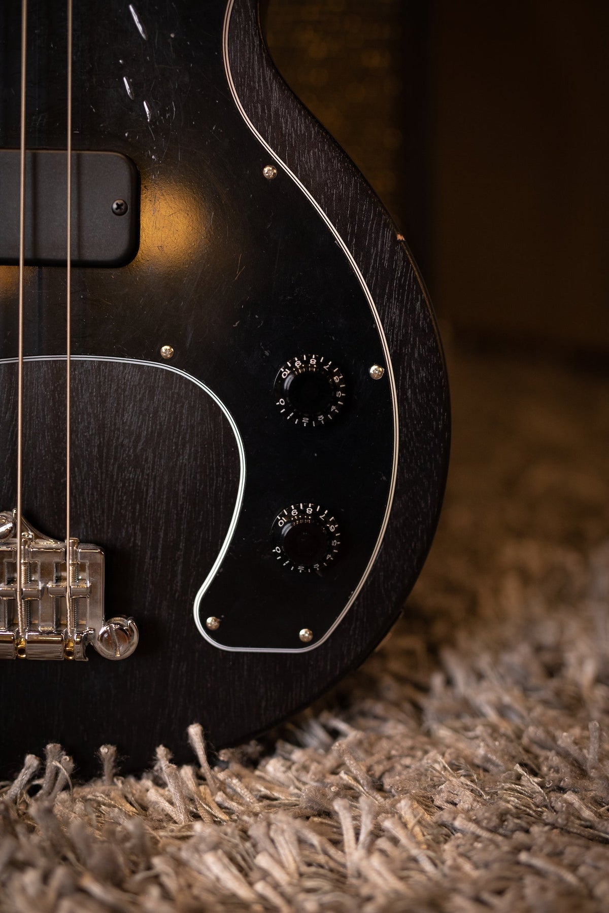 Gibson Les Paul Junior Tribute Double Cut Bass - Worn Ebony