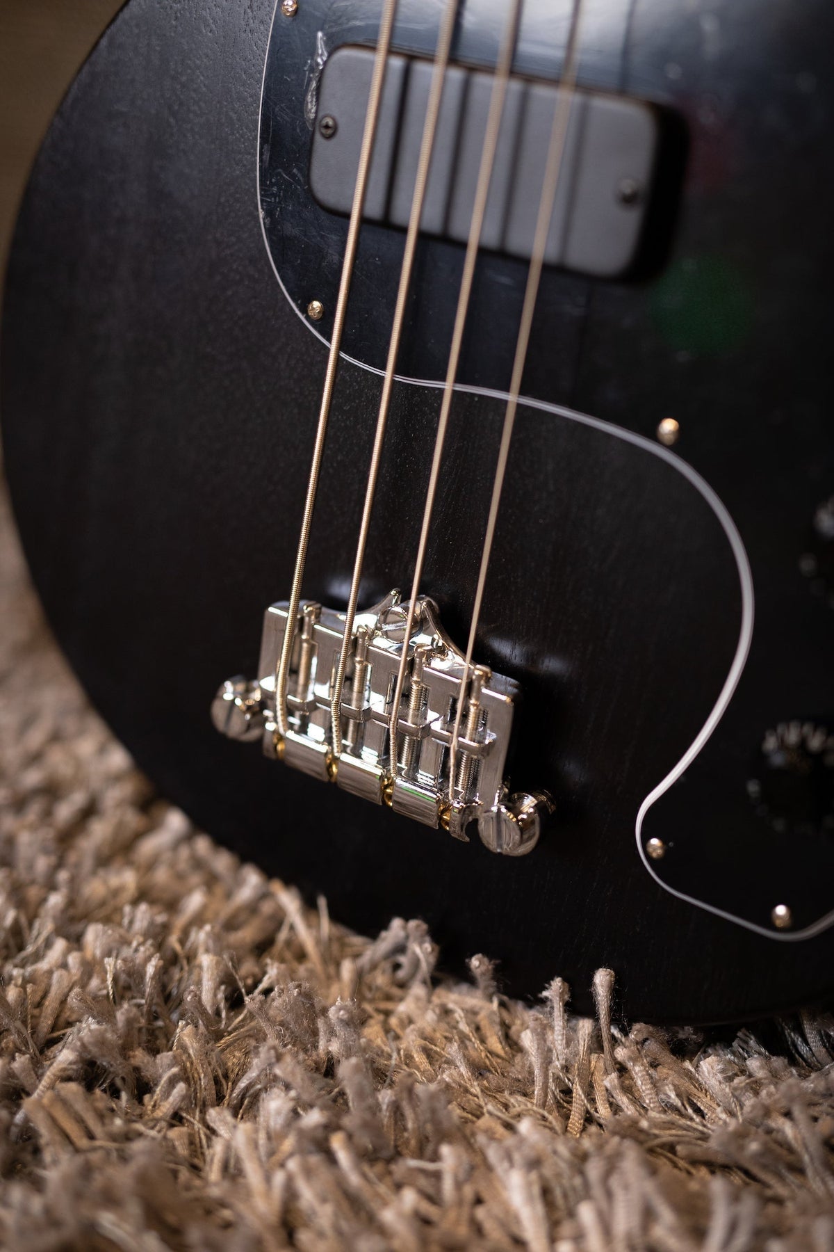 Gibson Les Paul Junior Tribute Double Cut Bass - Worn Ebony