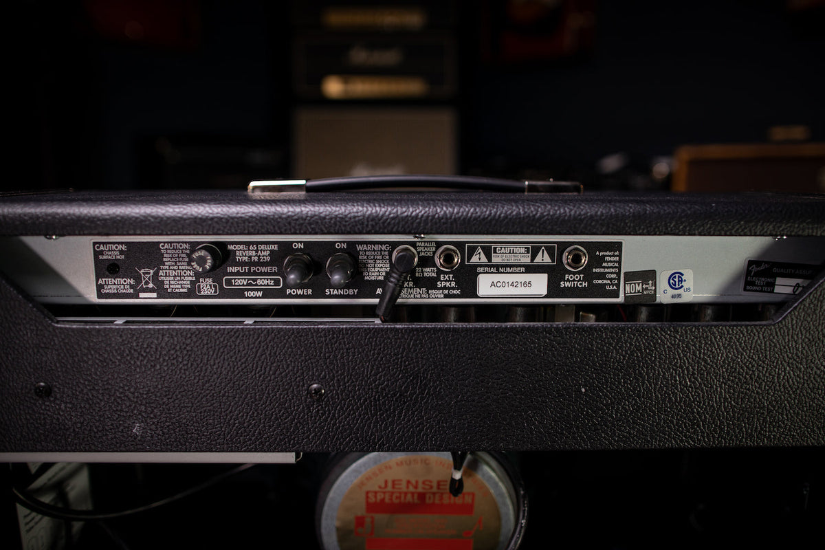 Fender ‘65 Deluxe Reverb 22-watt 1x12” Tube Combo Amp