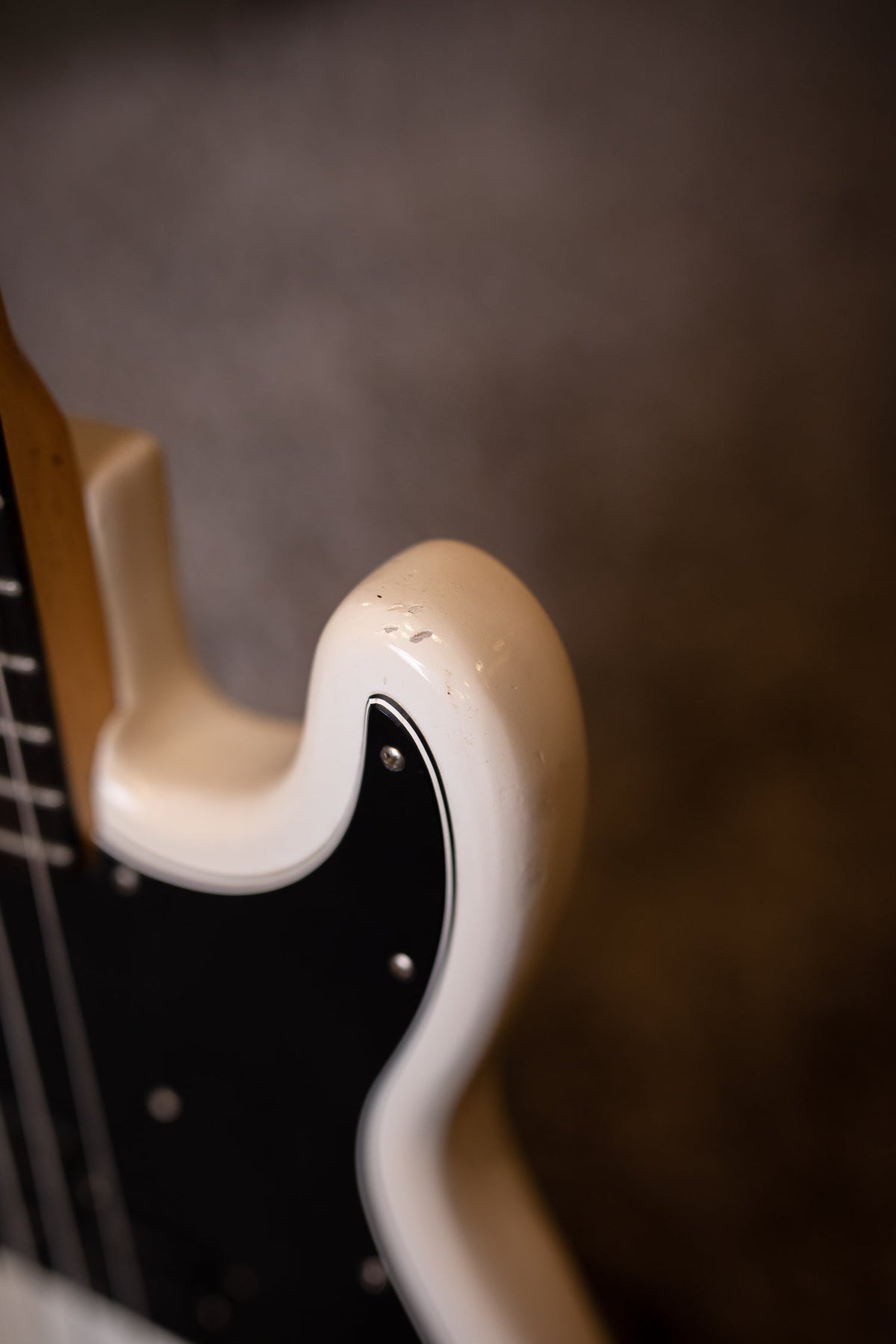 1975 Fender Precision Bass - Olympic White