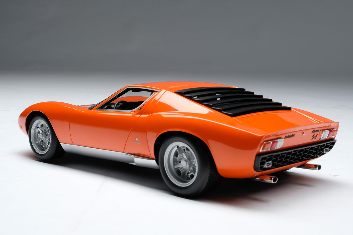 Amalgam Collection - Lamborghini Miura P400 SV  Road & Track Edition 1:18 Scale