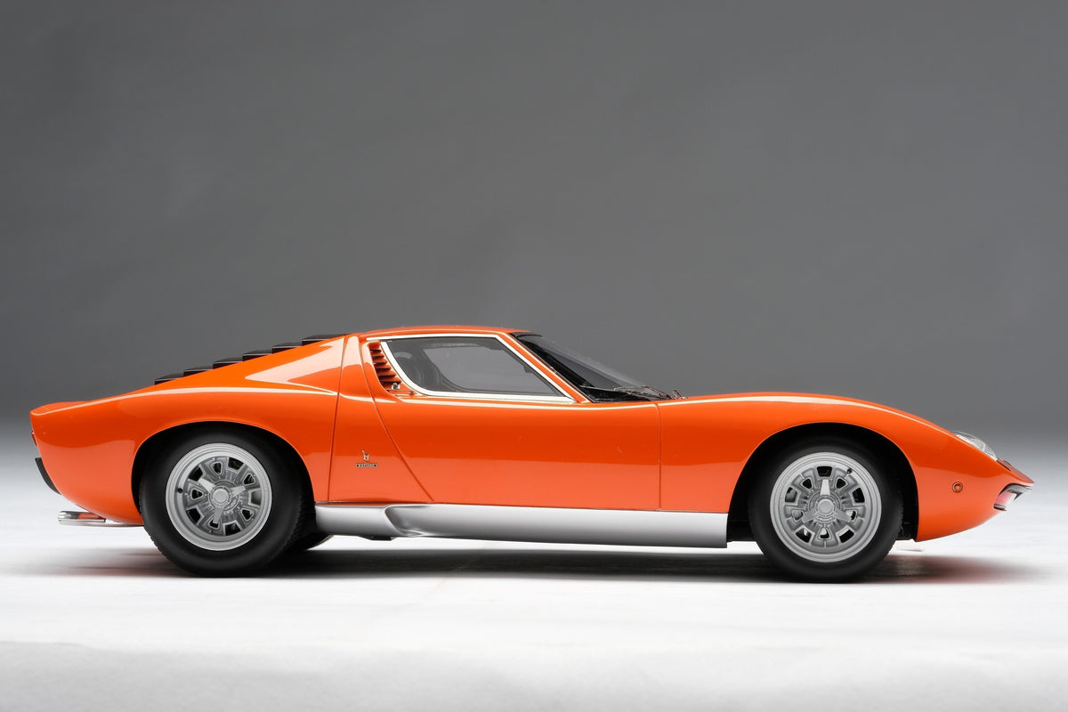 Amalgam Collection - Lamborghini Miura P400 SV  Road & Track Edition 1:18 Scale