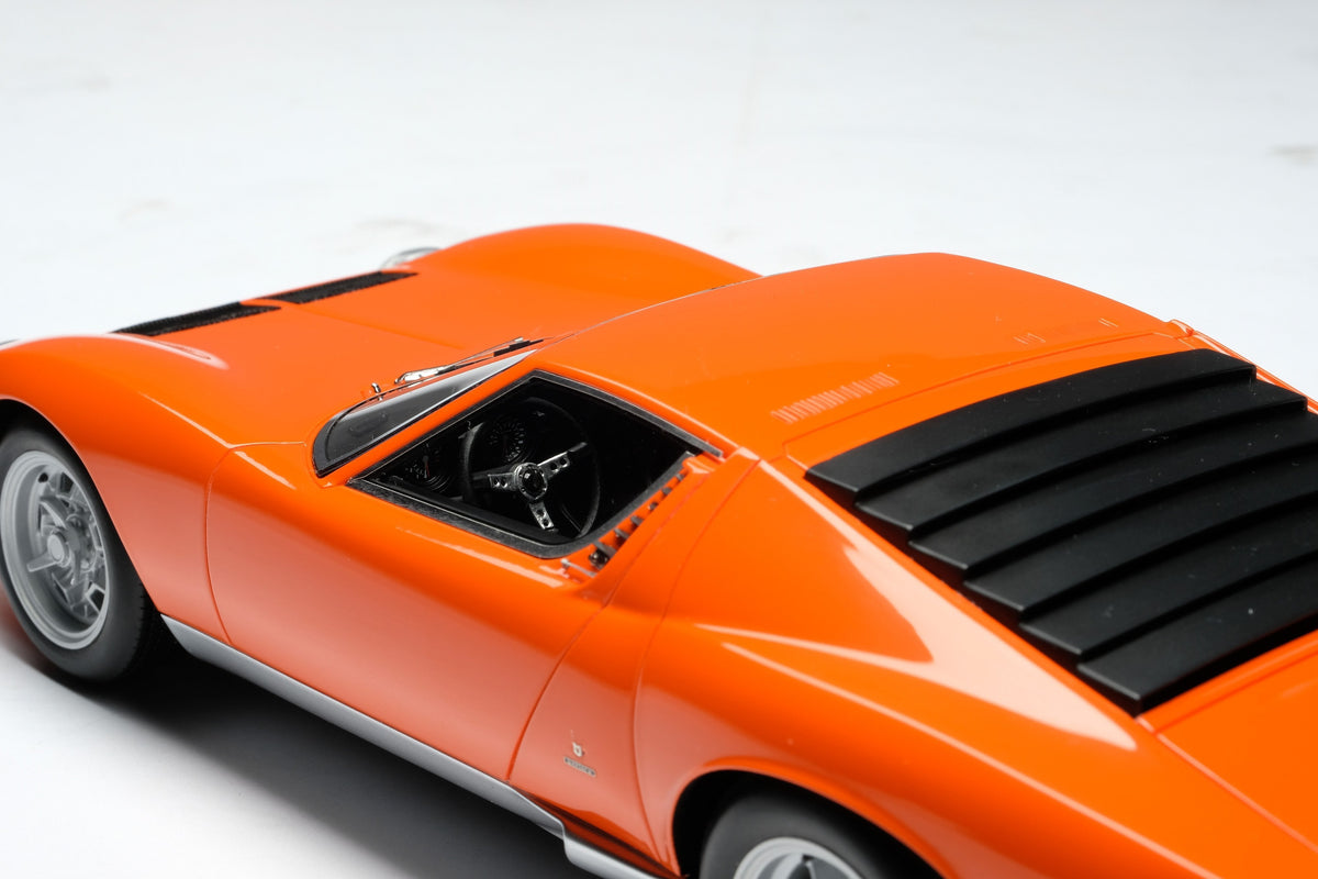 Amalgam Collection - Lamborghini Miura P400 SV  Road & Track Edition 1:18 Scale