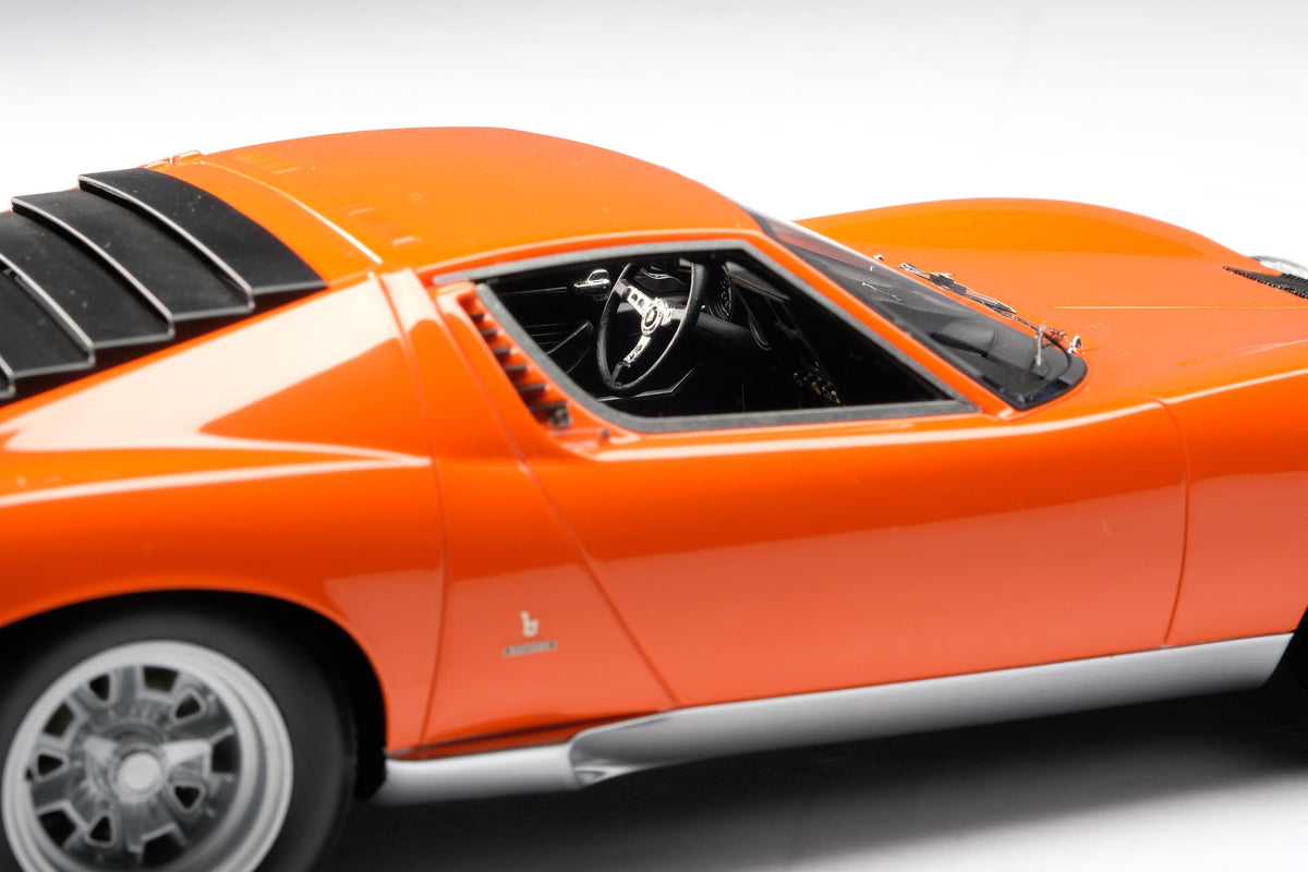Amalgam Collection - Lamborghini Miura P400 SV  Road & Track Edition 1:18 Scale