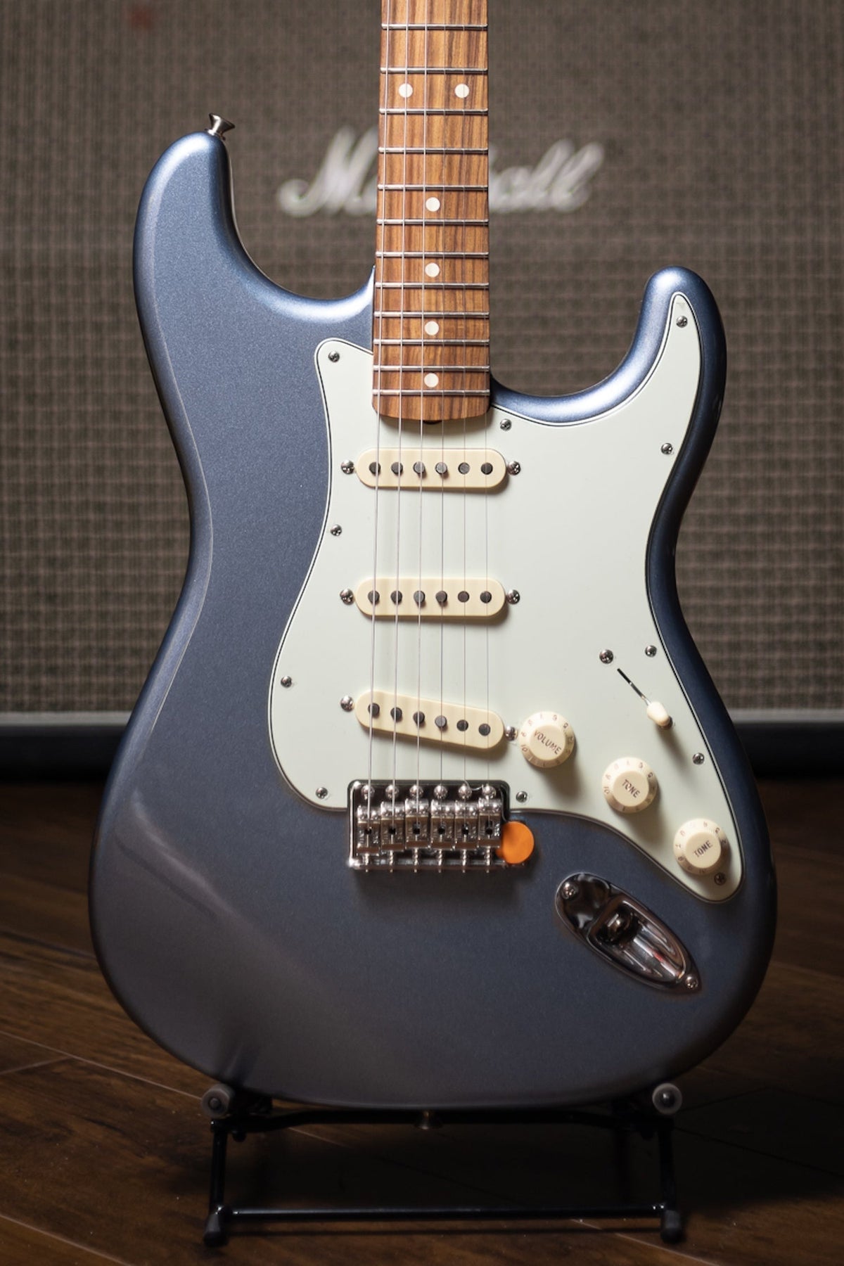 Fender Vintera '60's Stratocaster Electric Guitar - Ice Blue Metallic