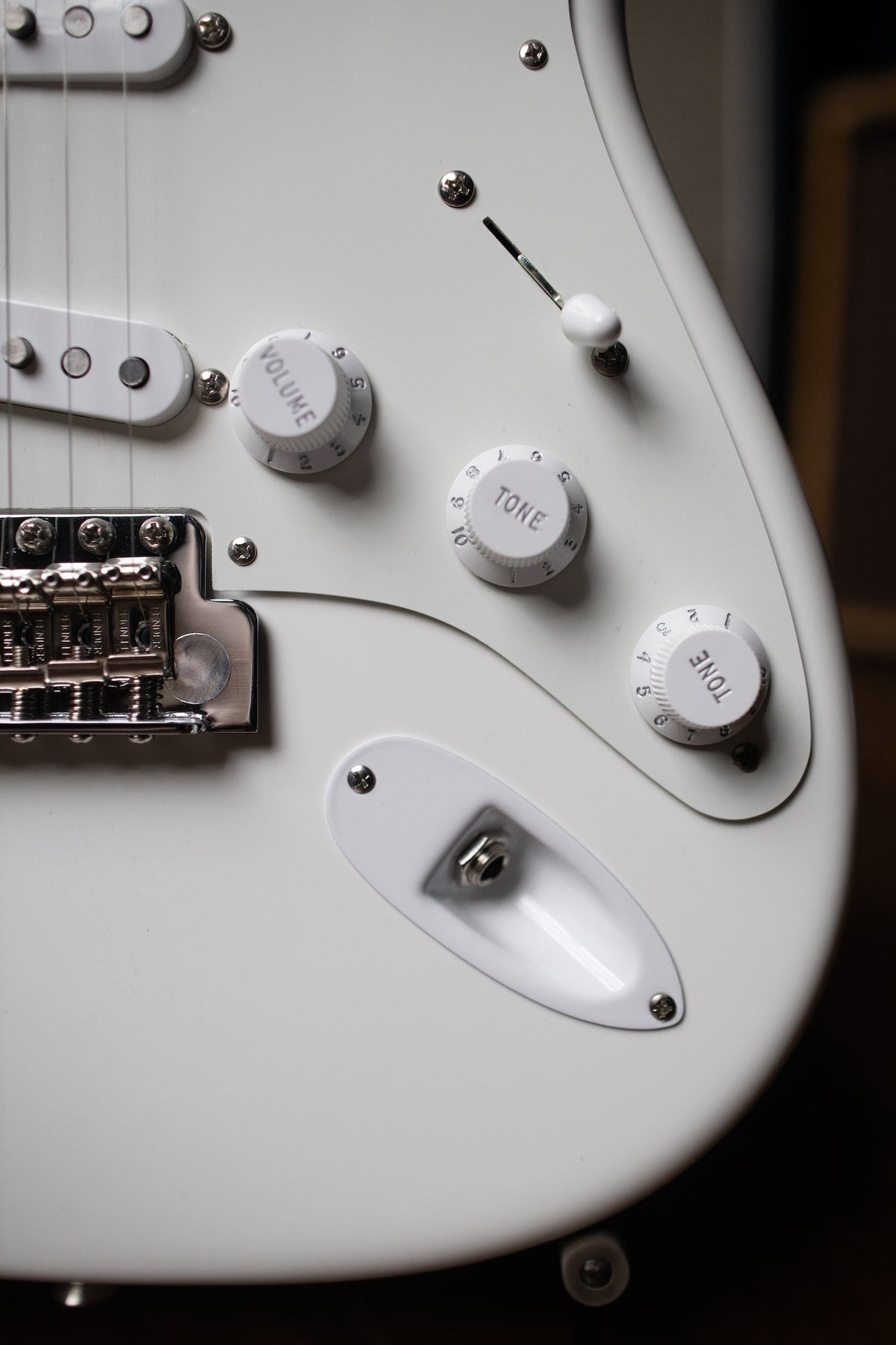 2017 Fender "Supreme" Stratocaster Electric Guitar - White