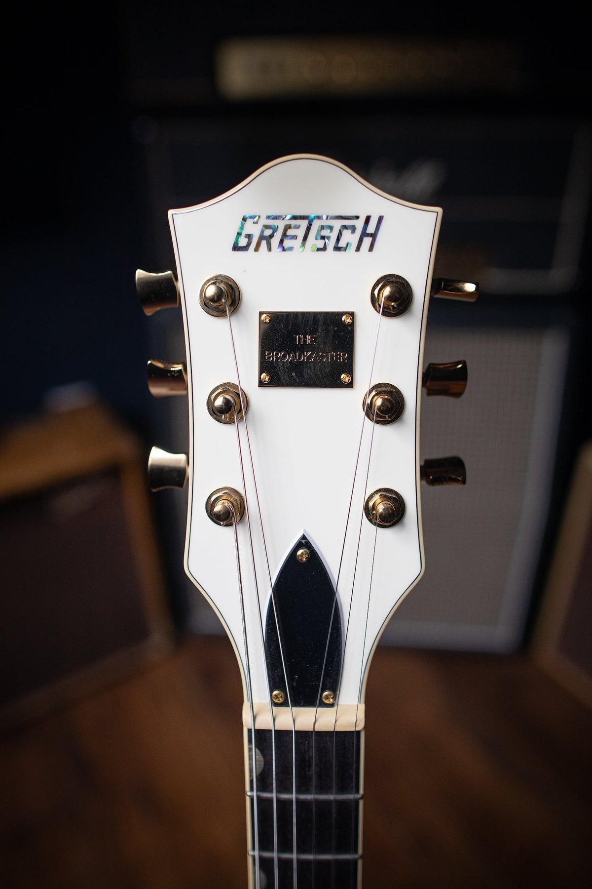 Gretsch G6659TG Players Edition Broadkaster Jr. Electric Guitar - Vintage White