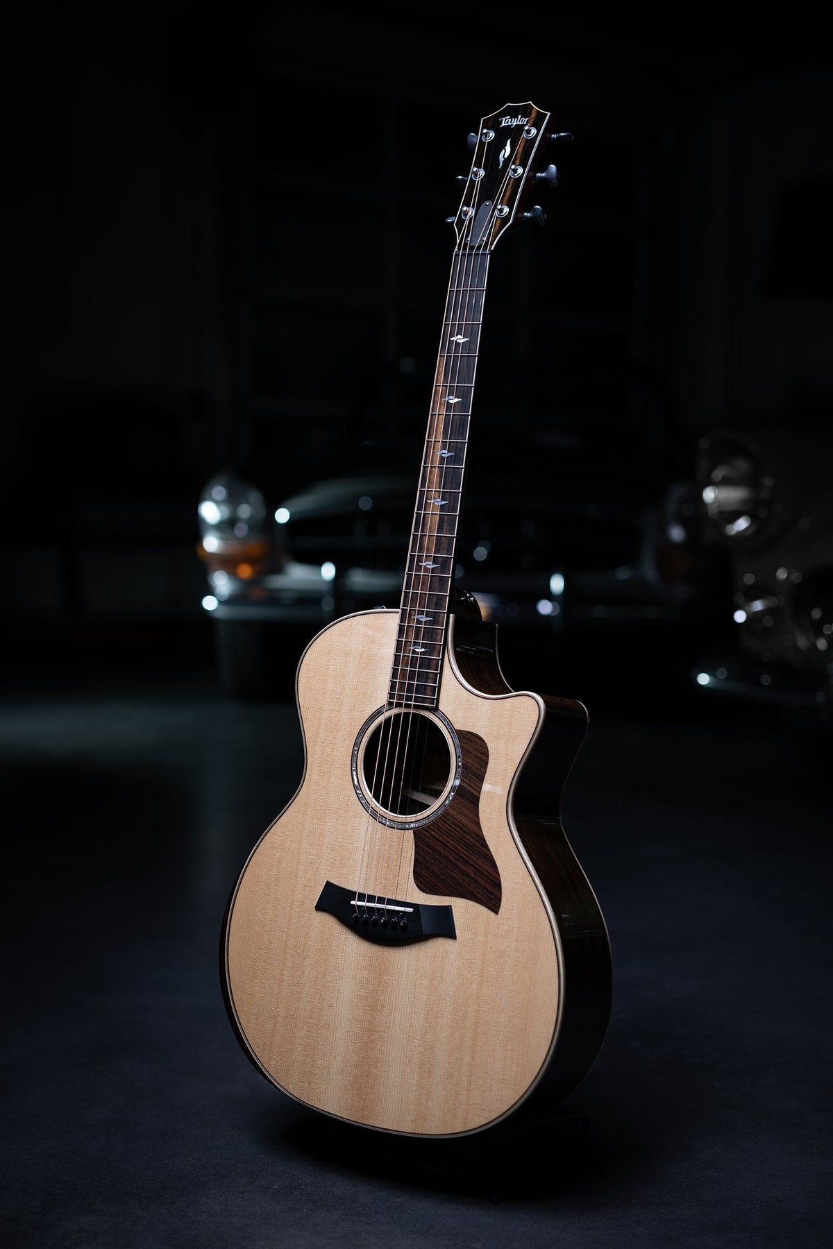 Taylor 814ce DLX Sitka Spruce Top Acoustic-Electric Guitar - Natural
