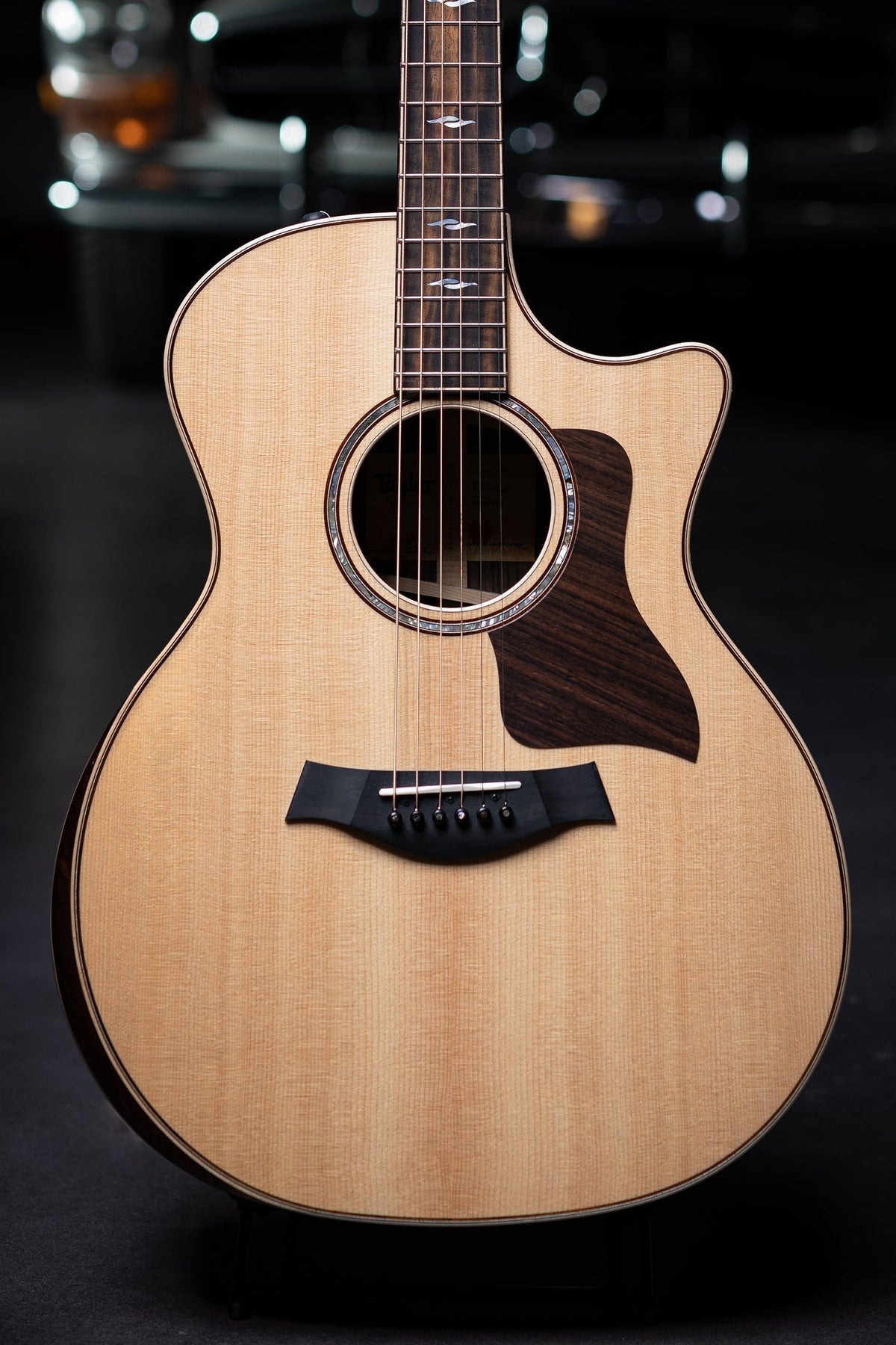 Taylor 814ce DLX Sitka Spruce Top Acoustic-Electric Guitar - Natural