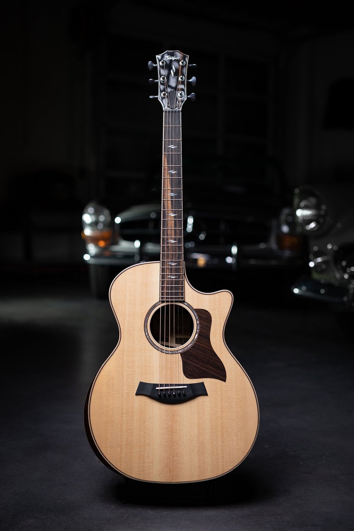 Taylor 814ce DLX Sitka Spruce Top Acoustic-Electric Guitar - Natural