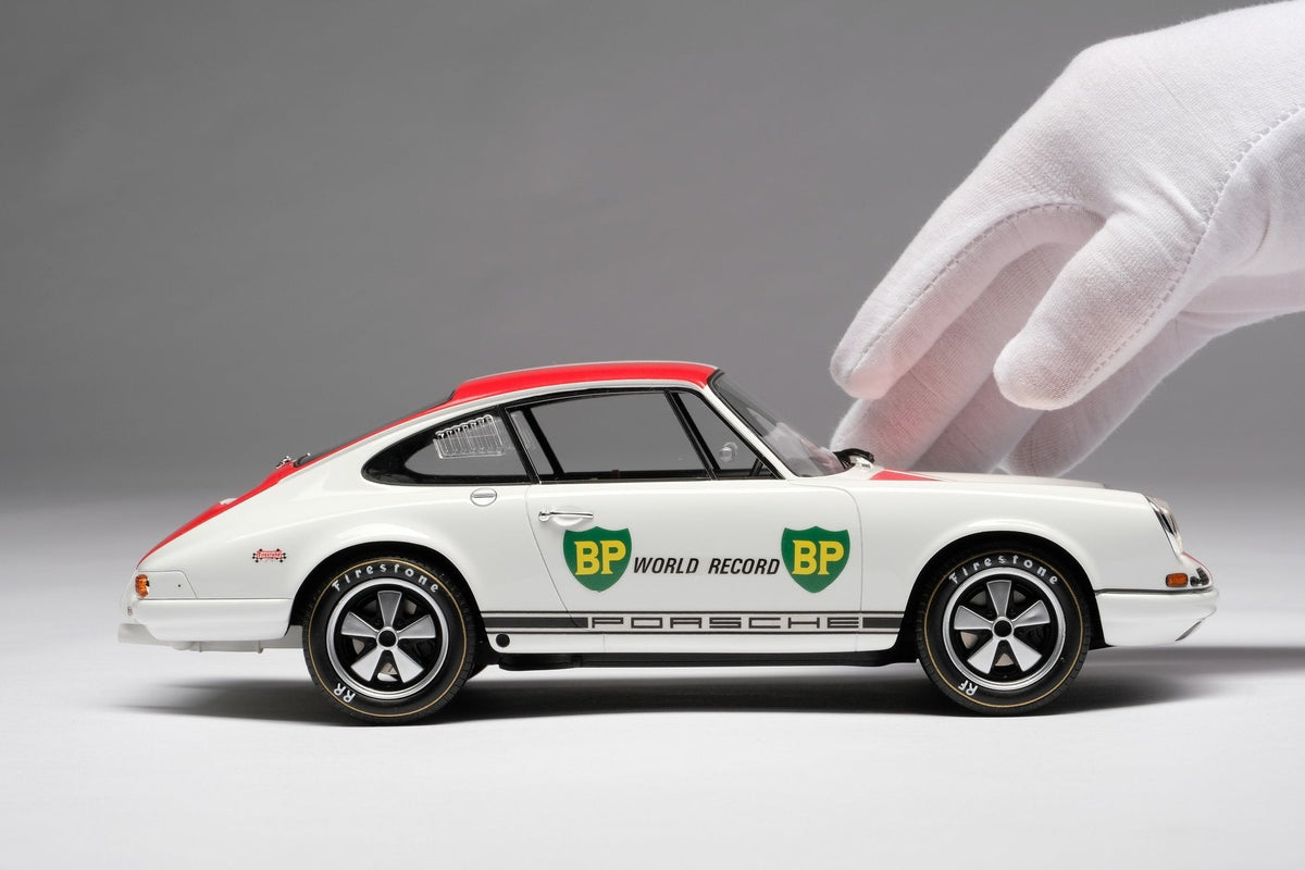 Amalgam Collection - 1967 Porsche 911R 1:18 Scale