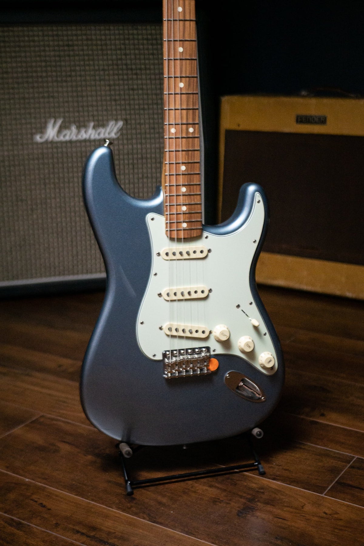 Fender Vintera '60's Stratocaster Electric Guitar - Ice Blue Metallic