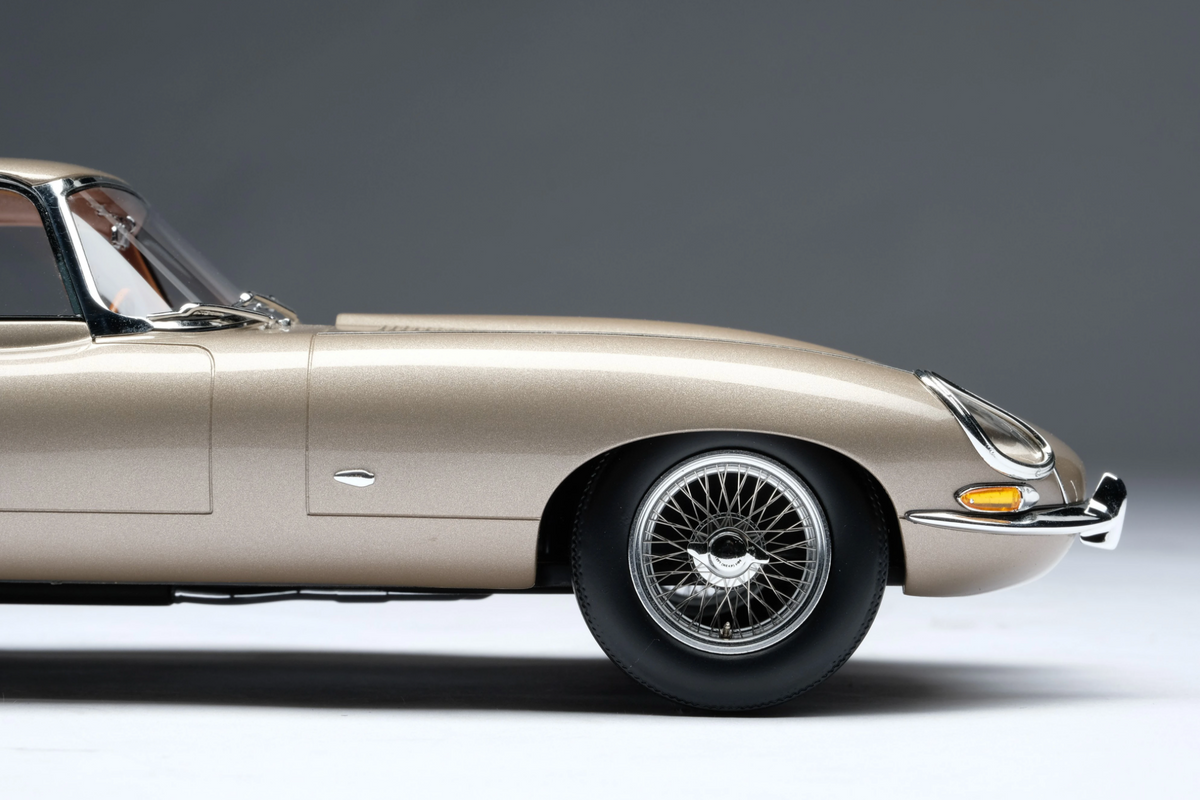 Amalgam Collection - Jaguar E-Type Coupe Road & Track 1:18 Scale