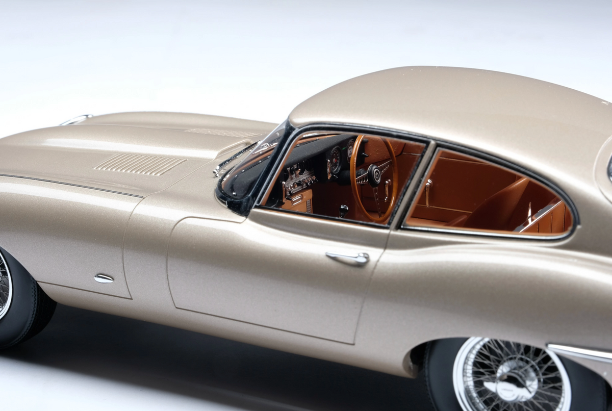 Amalgam Collection - Jaguar E-Type Coupe Road & Track 1:18 Scale