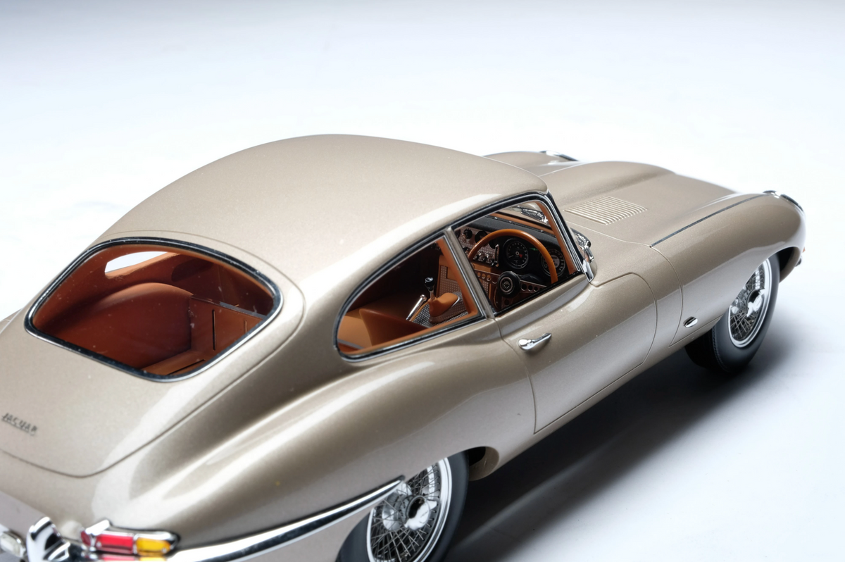 Amalgam Collection - Jaguar E-Type Coupe Road & Track 1:18 Scale