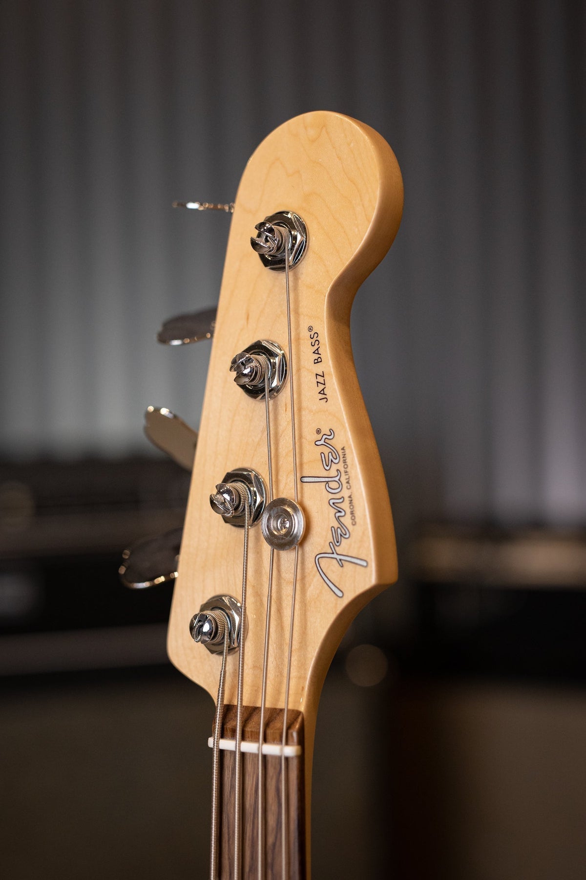 Fender American Professional Jazz Bass - 3-Tone Sunburst