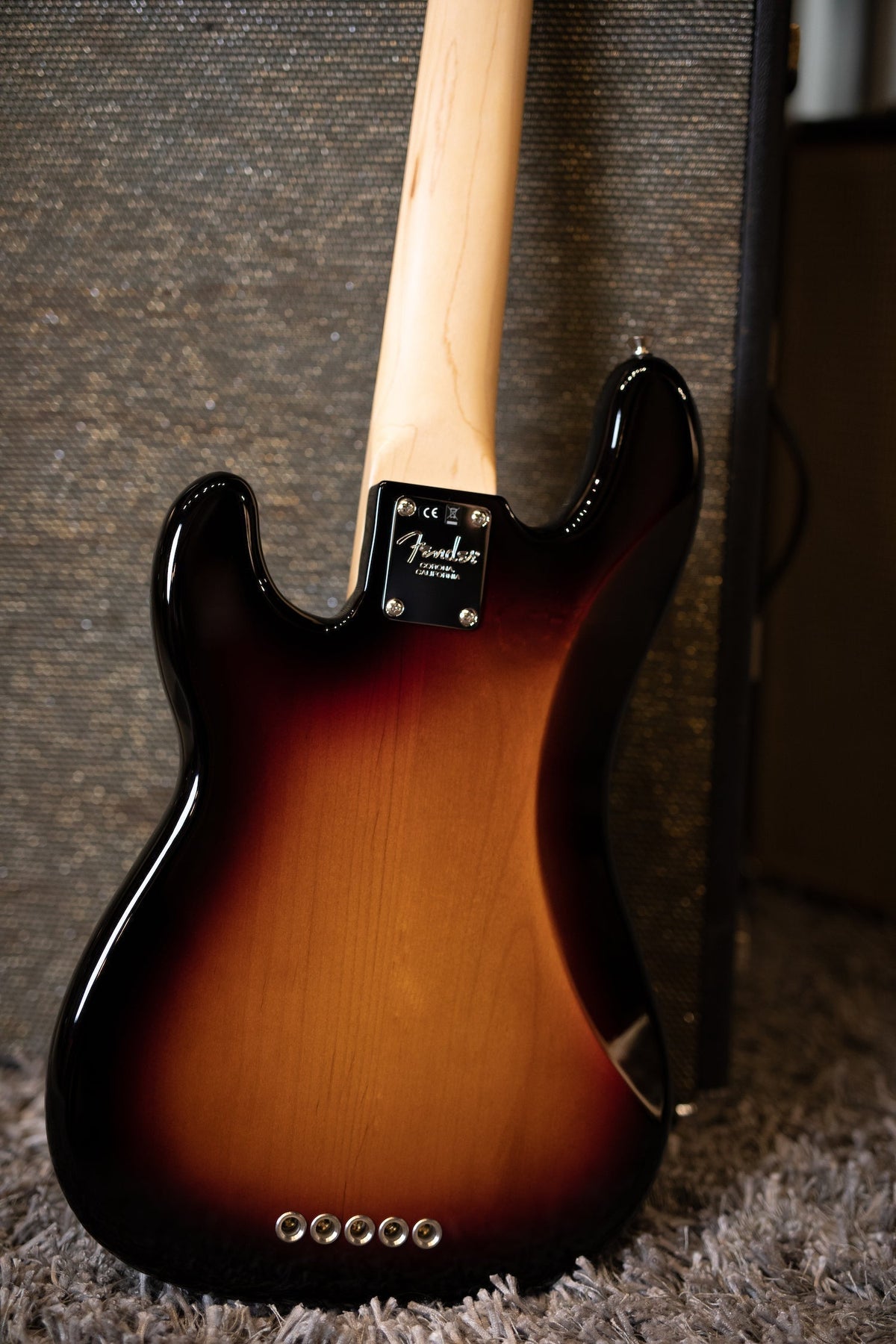 Fender American Professional Precision Bass V - 3-Tone Sunburst
