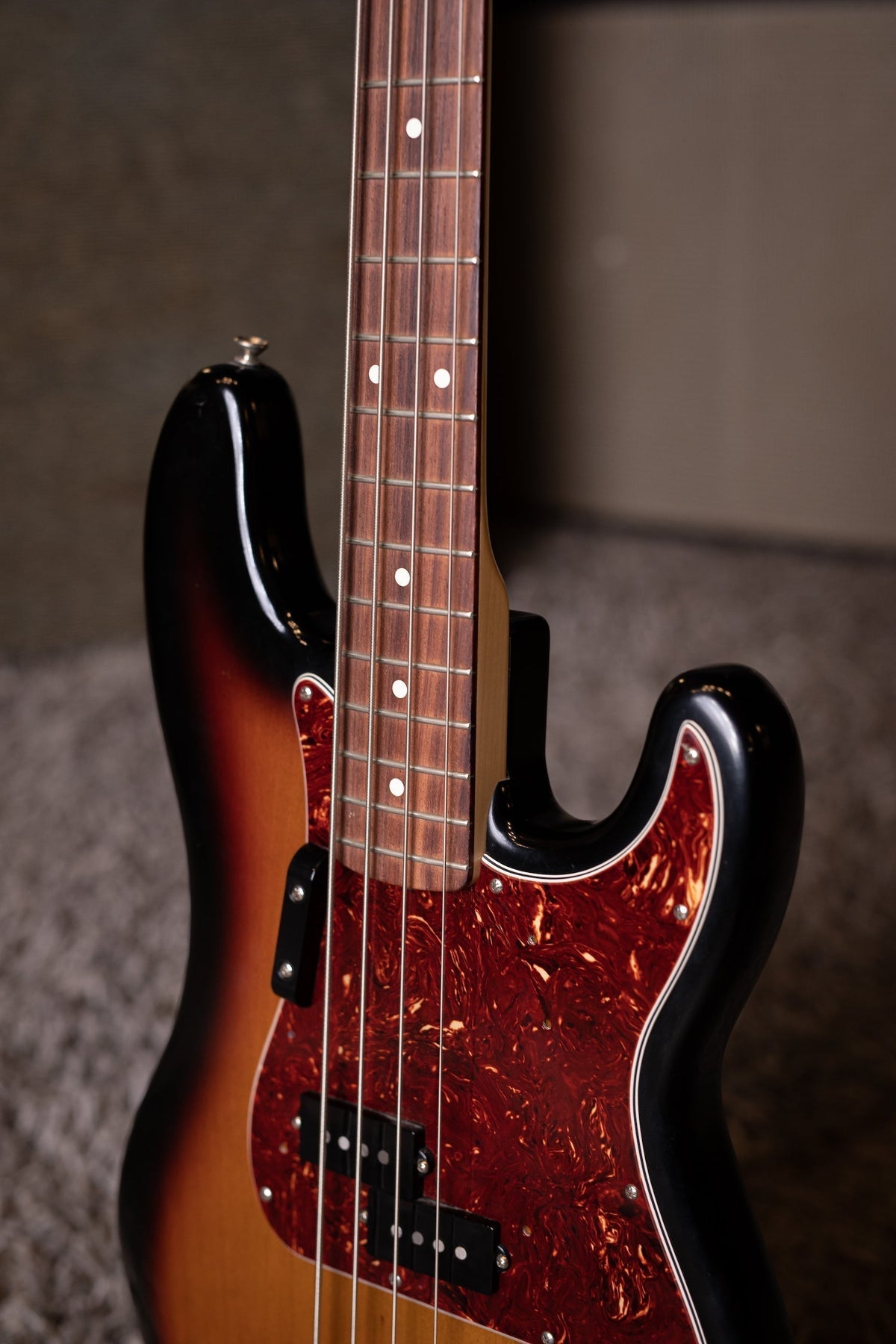 2006 Fender P-Bass 60th Anniversary - 3-Tone Sunburst