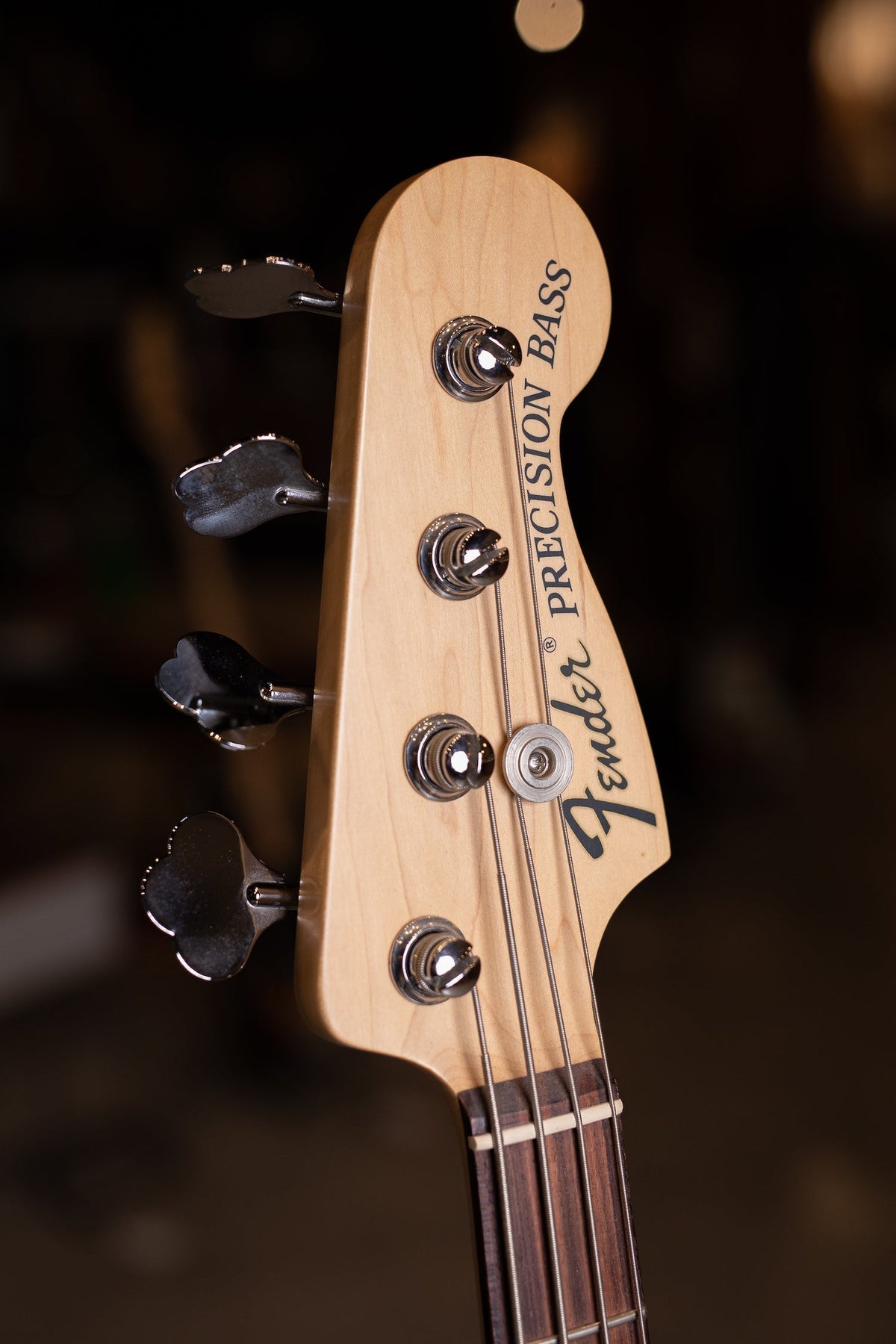 2006 Fender P-Bass 60th Anniversary - 3-Tone Sunburst
